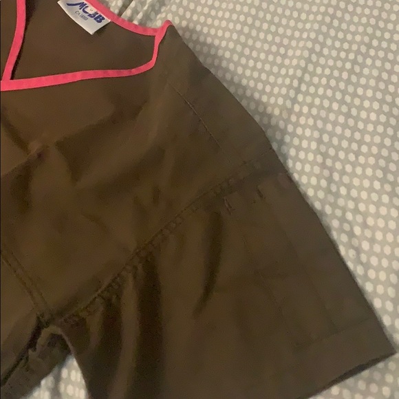 MOBB Brown Scrubs Set for healthcare workers - Picture 3 of 7